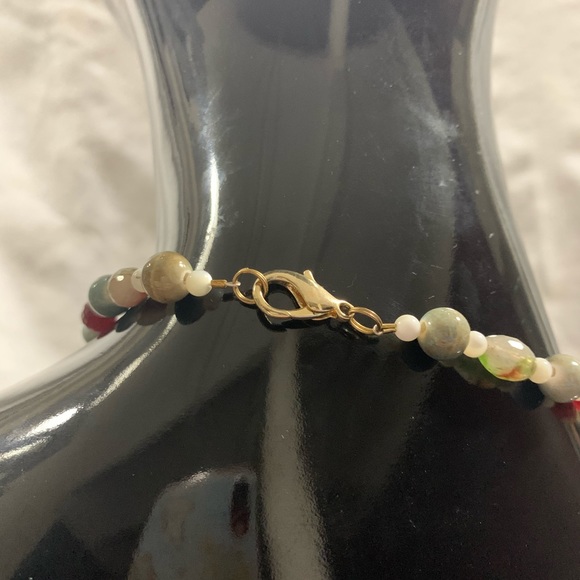 Stone necklace - Picture 3 of 3